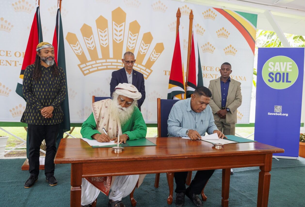 Sadhguru stimulates horticultural sector to take action towards a 'Conscious Planet'.