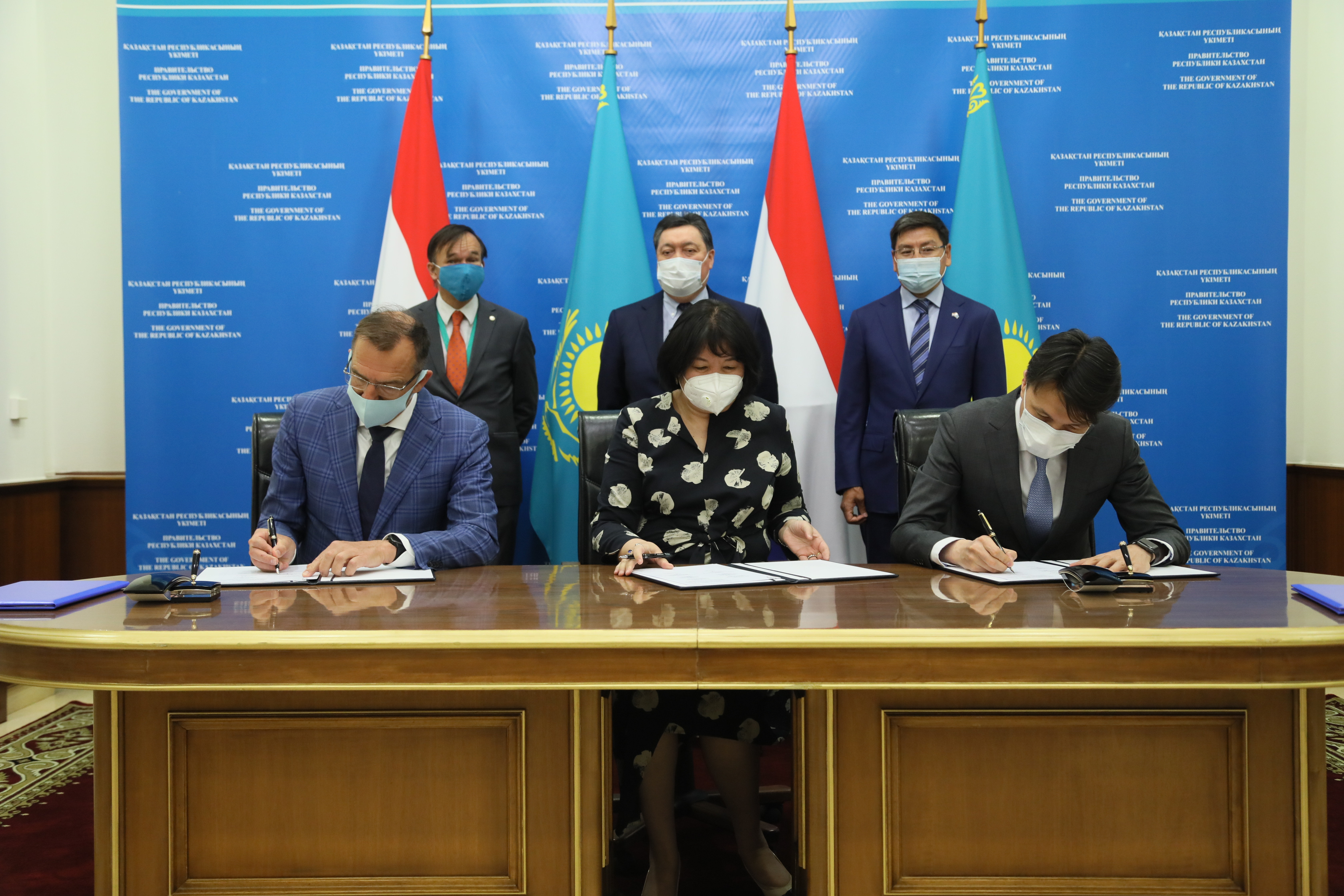 Signing_of_MOU_s_in_Kazakhstan.JPG
