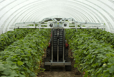 Natutec Drive demo at Delphy soft fruit Field Day